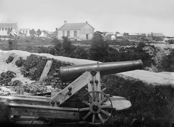 Confederate 32-pounder gun captured outside Yorktown, Virginia